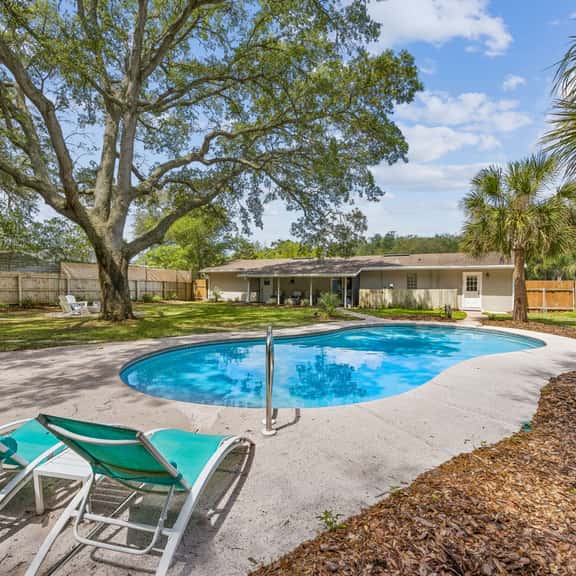 Saltwater & Sunshine Retreat - Image 1