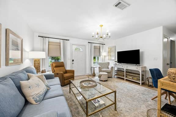 Coastal Breeze Cottage - Image 4