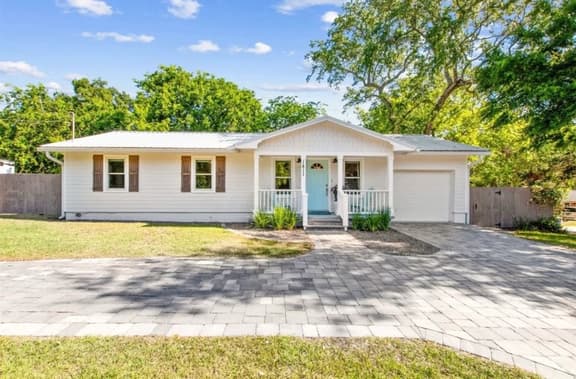 Coastal Breeze Cottage