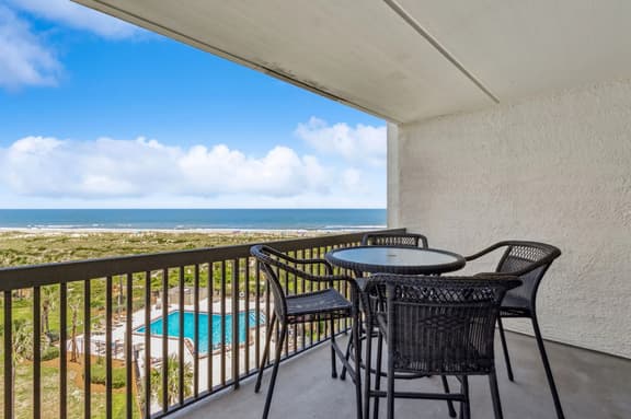 Surf and Racquet Club B149